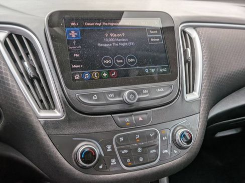 Used 2025 Chevrolet Malibu LT FWD image 30