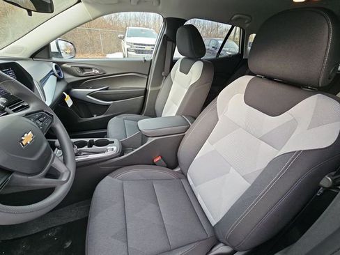New 2026 Chevrolet Trax LS w/ LS Convenience Package image 18