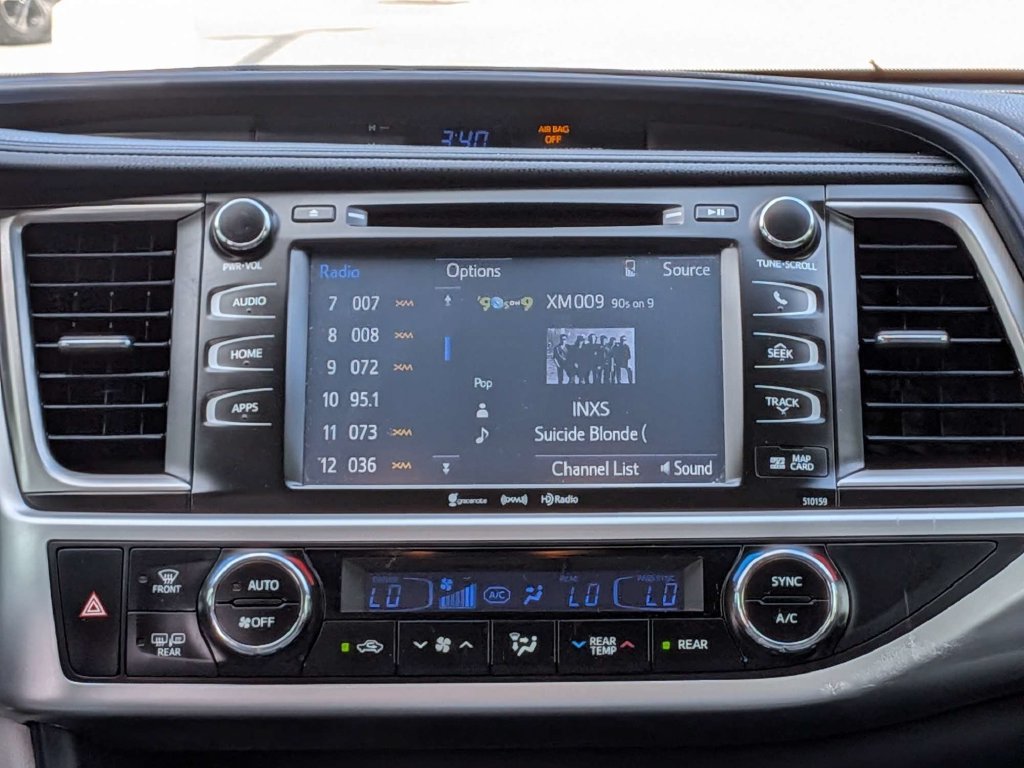 Used 2016 Toyota Highlander XLE FWD image 18