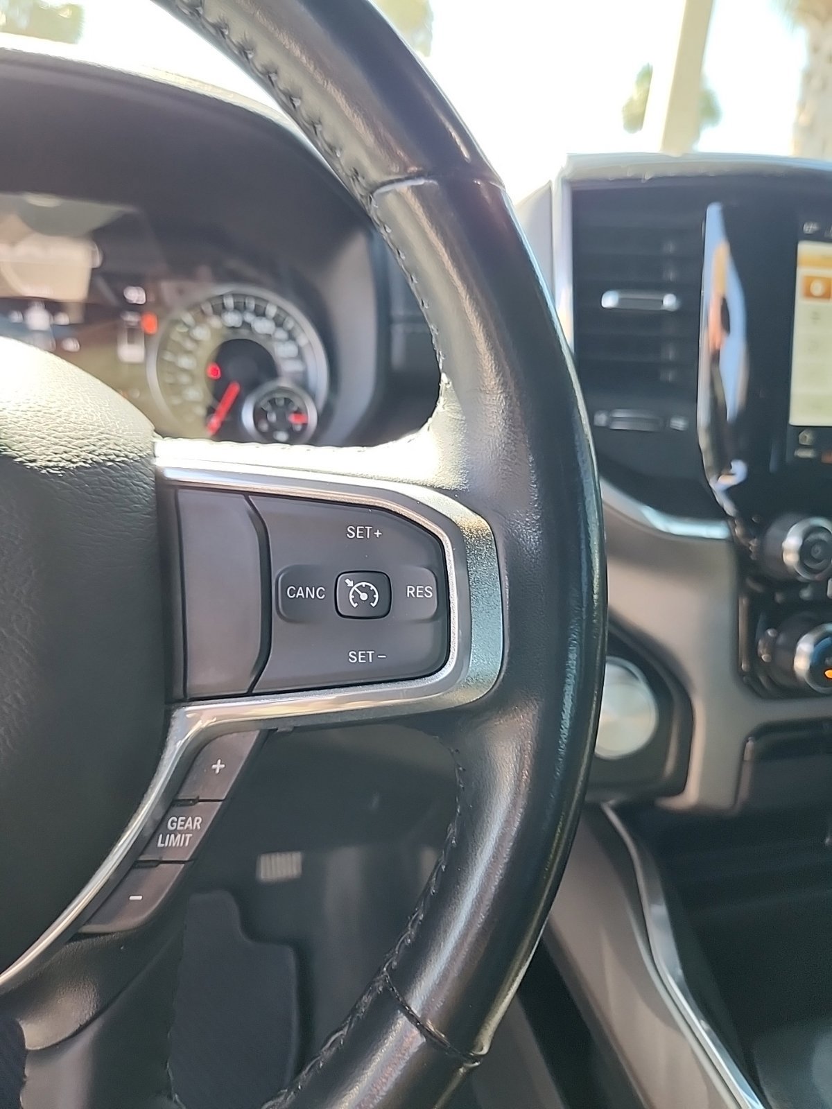 Used 2022 RAM 1500 Laramie AWD/4WD image 23