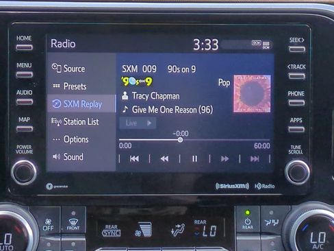 Used 2022 Toyota Highlander XLE FWD image 18