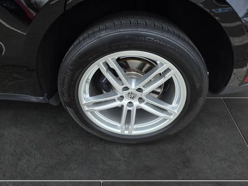 Used 2024 Porsche Macan AWD/4WD image 12