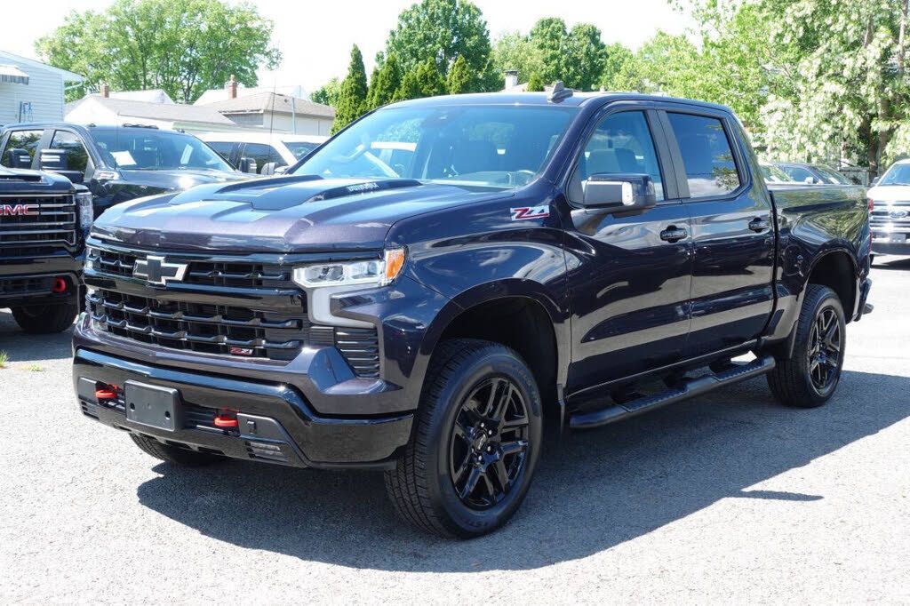 Used 2022 Chevrolet Silverado 1500 LT Trail Boss w/ LT Trail Boss Premium Package AWD/4WD image 3