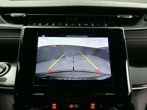 Used 2023 Jeep Grand Cherokee Altitude image 19