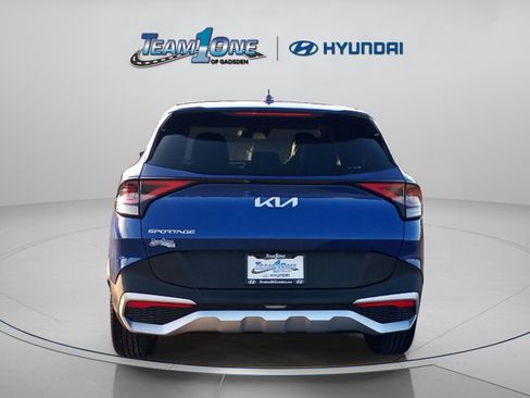 Used 2024 Kia Sportage EX image 8