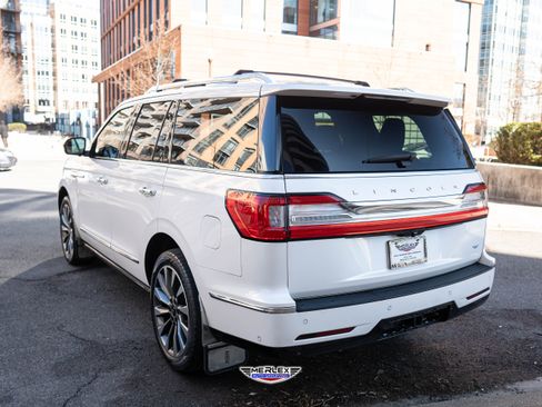 Used 2018 Lincoln Navigator Select w/ Technology Package image 5