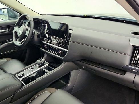 Used 2024 Nissan Pathfinder SL image 26