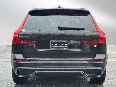 Certified 2024 Volvo XC60 T8 Ultimate w/ Climate Package image 4