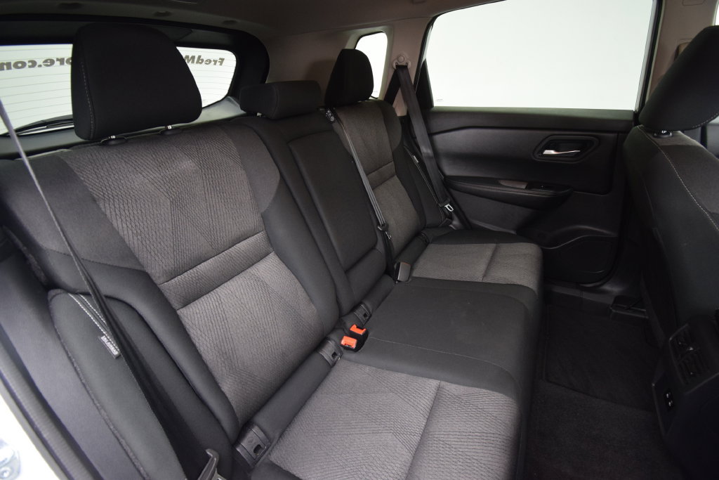Used 2025 Nissan Rogue SV AWD/4WD image 17