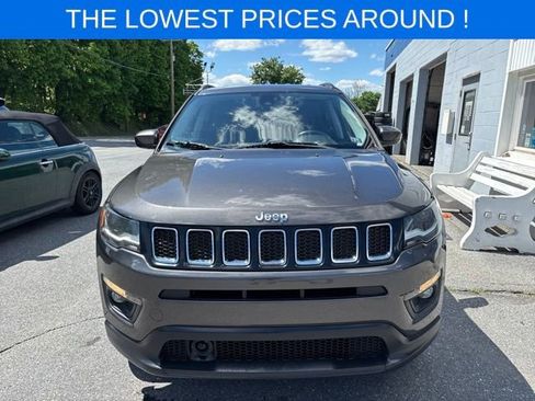 Used 2018 Jeep Compass Latitude w/ Popular Equipment Group AWD/4WD image 2