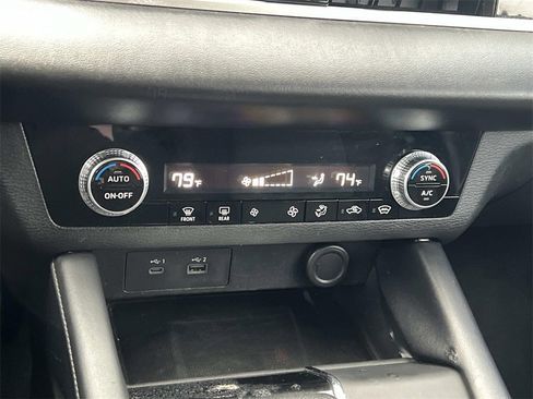 Used 2022 Mitsubishi Outlander ES image 19