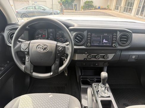 Used 2022 Toyota Tacoma SR image 11