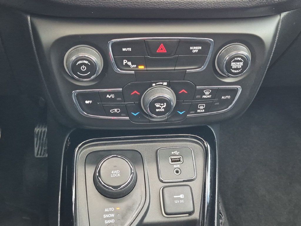 Used 2018 Jeep Compass Limited w/ Navigation Group AWD/4WD image 22
