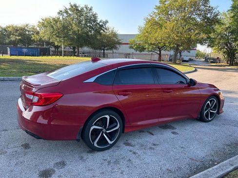 Used 2018 Honda Accord Sport image 5