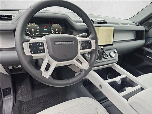 Used 2025 Land Rover Defender 110 S image 16