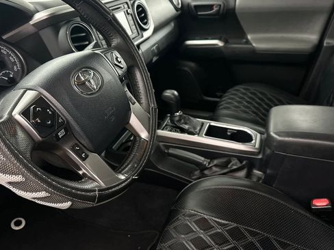 Used 2019 Toyota Tacoma SR5 image 12