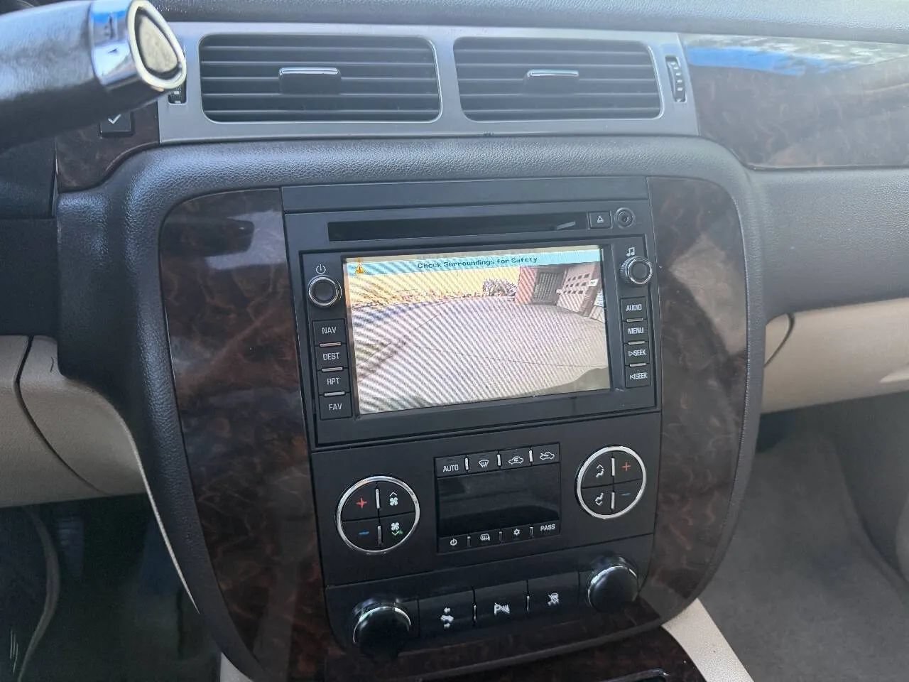 Used 2011 GMC Sierra 1500 Denali AWD/4WD image 30