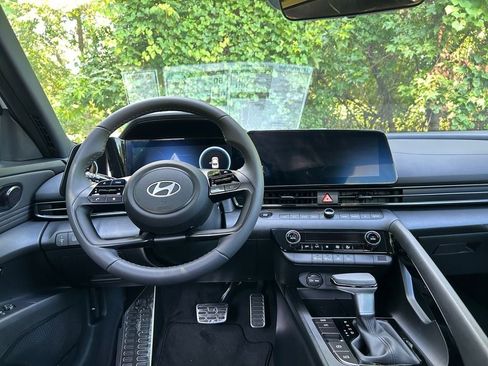 New 2025 Hyundai Elantra SEL image 5