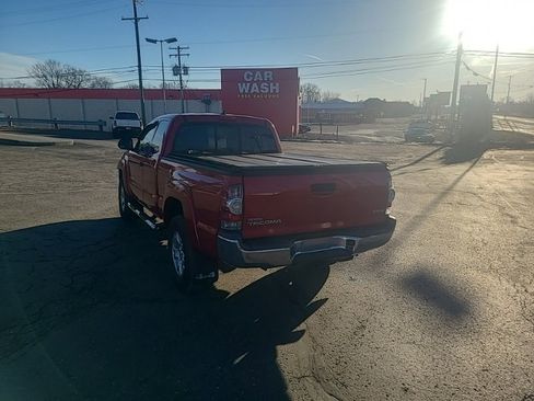Used 2014 Toyota Tacoma 4x4 Access Cab image 4