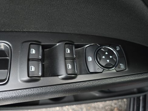 Used 2017 Ford Fusion SE w/ Fusion SE Technology Package image 27