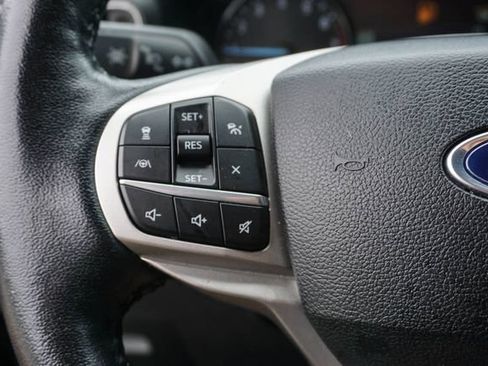Used 2022 Ford Explorer XLT w/ Equipment Group 202A RWD image 25