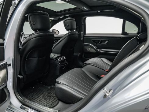 Used 2022 Mercedes-Benz S 580 4MATIC Sedan w/ AMG Line Package image 86