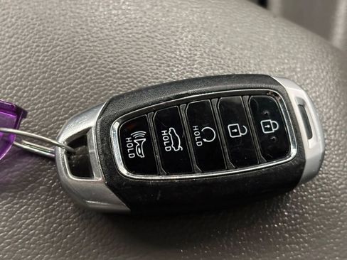 Used 2022 Hyundai Elantra SEL w/ Convenience Package FWD image 47
