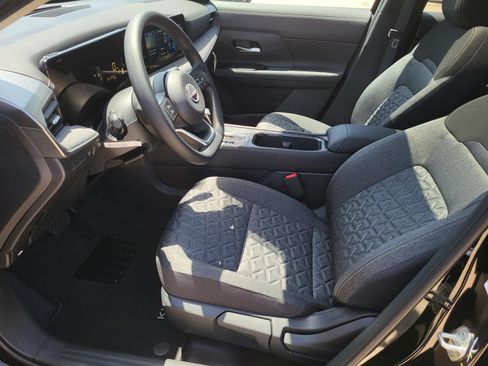 New 2026 Nissan Kicks SV w/ SV Premium Package FWD image 17
