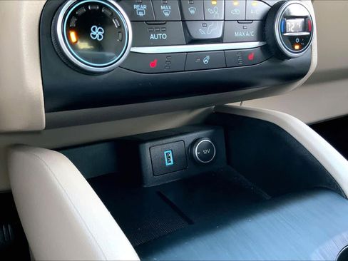 Used 2020 Ford Escape SEL image 34