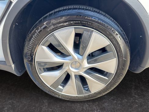 Used 2023 Tesla Model Y Long Range AWD/4WD image 14