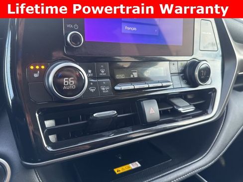 Used 2024 Toyota Highlander XLE image 5