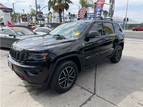 Used 2019 Jeep Grand Cherokee Trailhawk w/ Trailhawk Luxury Group AWD/4WD image 65