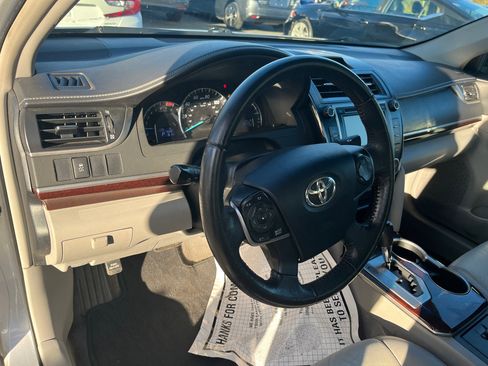 Used 2012 Toyota Camry XLE image 14