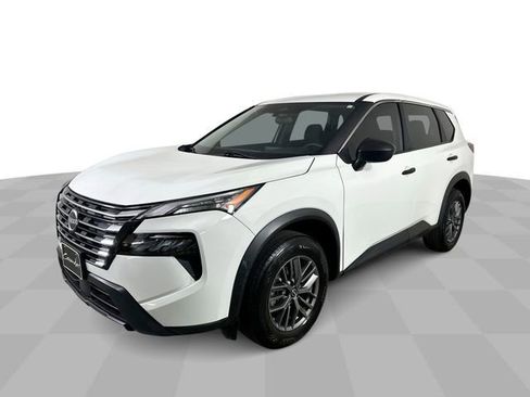 Used 2024 Nissan Rogue S AWD/4WD image 4