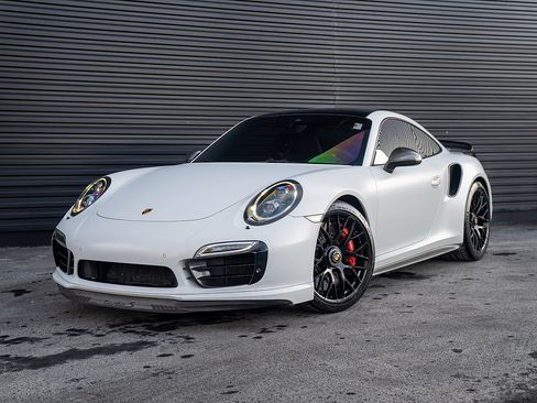 Certified 2015 Porsche 911 Turbo image 1