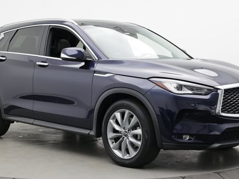 Used 2022 INFINITI QX50 Luxe FWD image 3