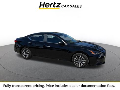 Used 2025 Nissan Altima 2.5 SV FWD image 1