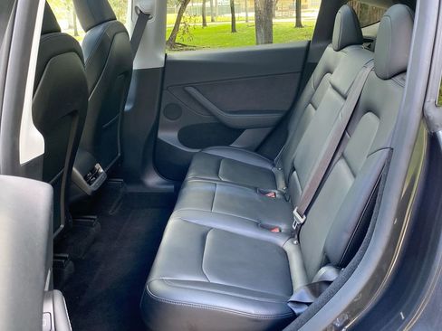 Used 2024 Tesla Model Y Long Range image 34