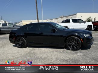 Used 2019 Chrysler 300 Touring w/ Sport Appearance Package image 1