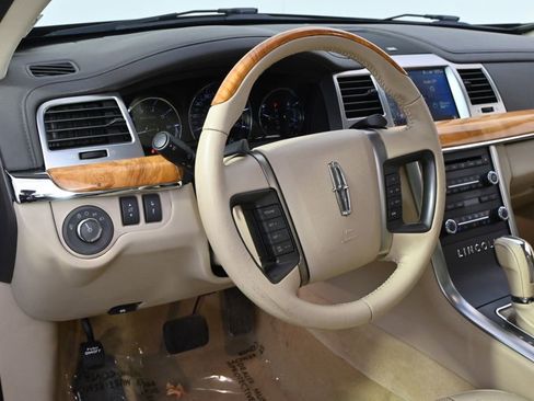 Used 2012 Lincoln MKS AWD image 11