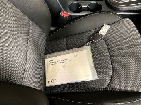 Certified 2024 Kia Forte LXS w/ LXS Technology Package FWD image 33