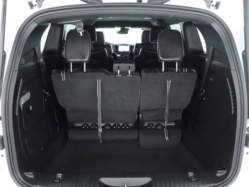 Used 2022 Chrysler Pacifica Touring-L w/ S Appearance Package image 15