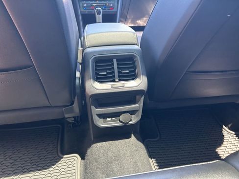 Used 2024 Volkswagen Tiguan SE R-Line FWD image 16
