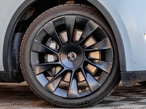 Used 2020 Tesla Model Y Long Range AWD/4WD image 6