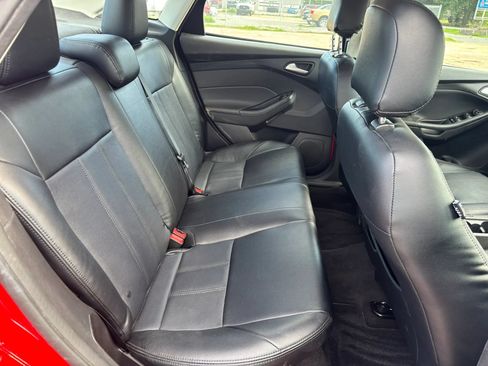 Used 2017 Ford Focus SE FWD image 18