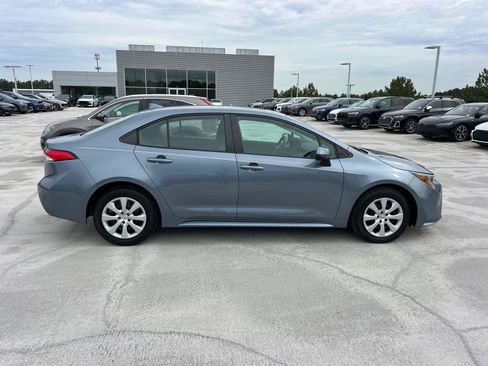 Used 2024 Toyota Corolla LE FWD image 4