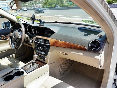 Used 2013 Mercedes-Benz C 250 Sedan image 11