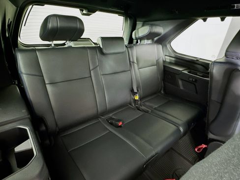 Certified 2024 Toyota Sequoia Platinum AWD/4WD image 28