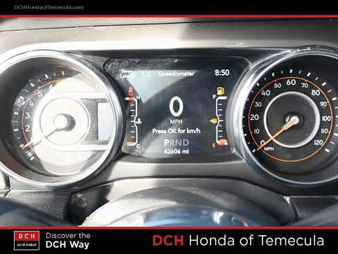 Used 2023 Jeep Gladiator Overland image 11