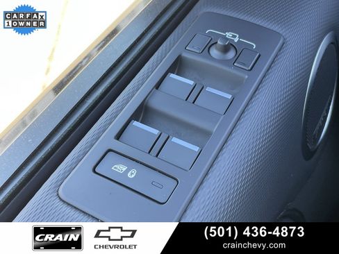 Used 2024 Land Rover Discovery Dynamic SE image 14